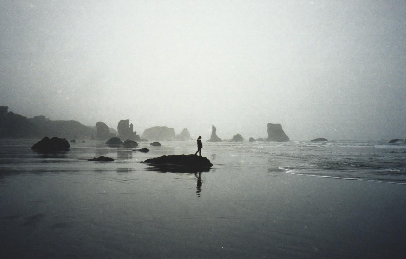 1332x850 Wallpaper waves, girl, beach, sea, rocks, fog, seaside, mist, cloudy, rainy image for desktop, section настроения