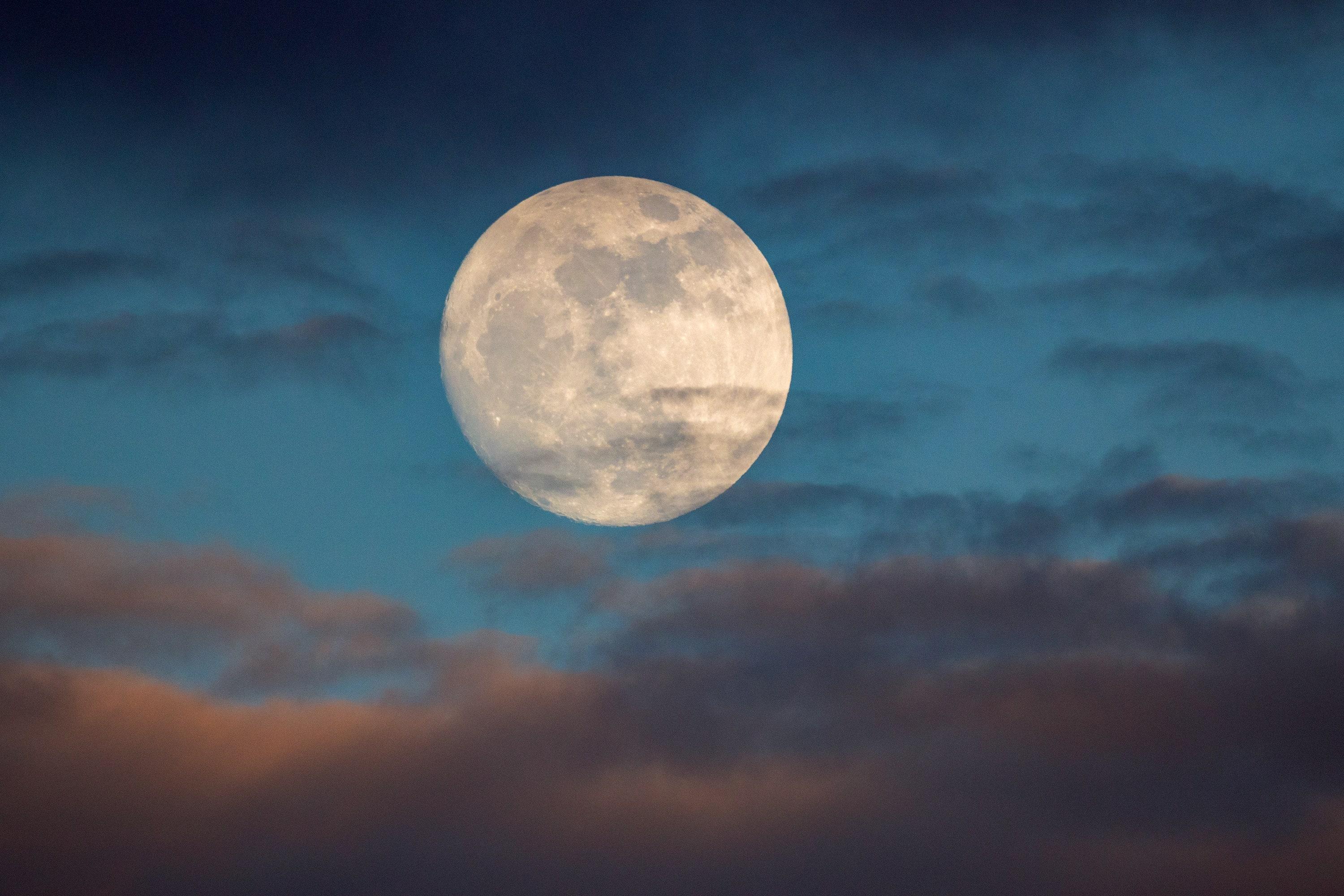 3000x2000 What the Full Moon In Scorpio on Thursday, May 7 Means for You
