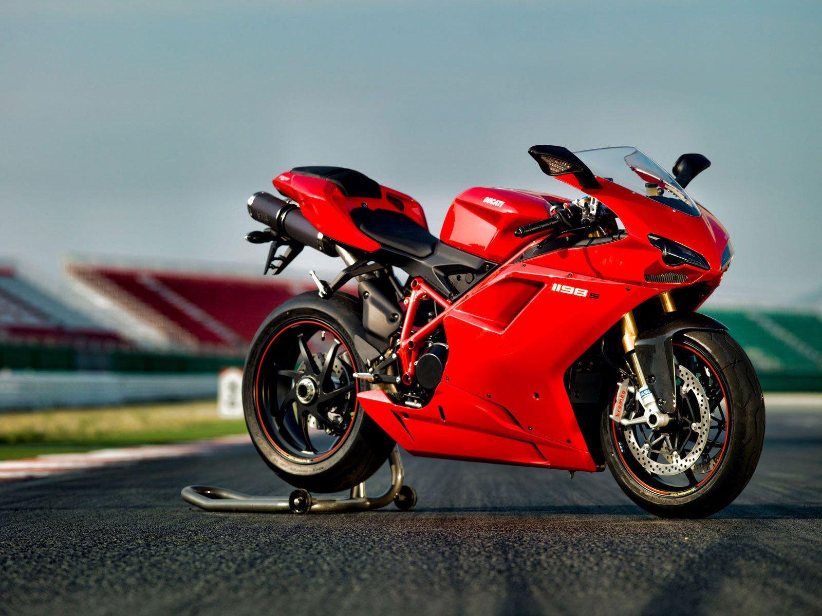 1600x1200 Ducati Motorcycle Wallpaper