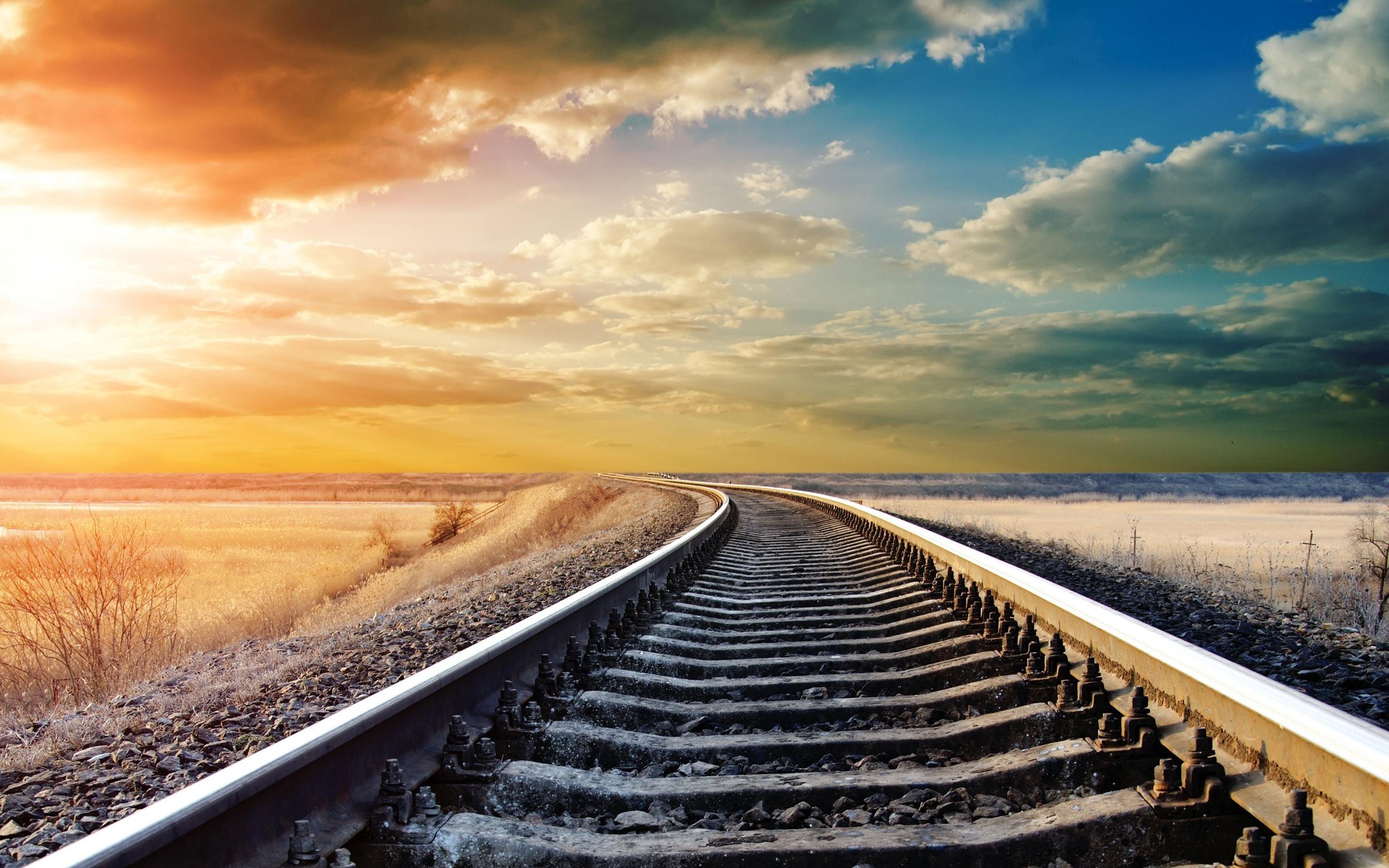 2560x1600 Beautiful Train Track wallpaperx1600