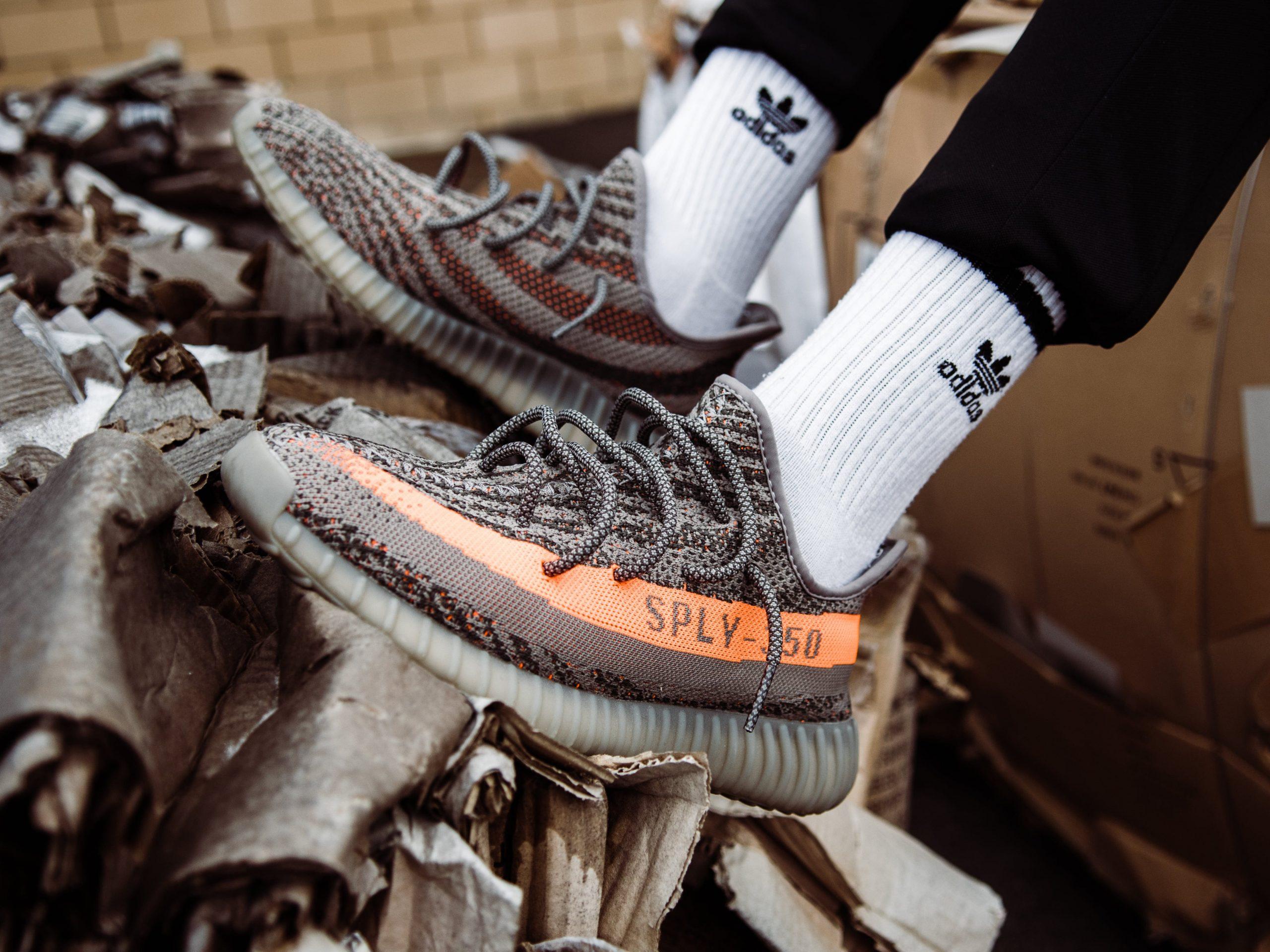 2560x1920 Beluga Adidas Yeezy Boost 350 V2 Shoes Wallpaper, Person Wearing Orange Yeezy Boost 350 V2 Sneakers • Wallpaper For You