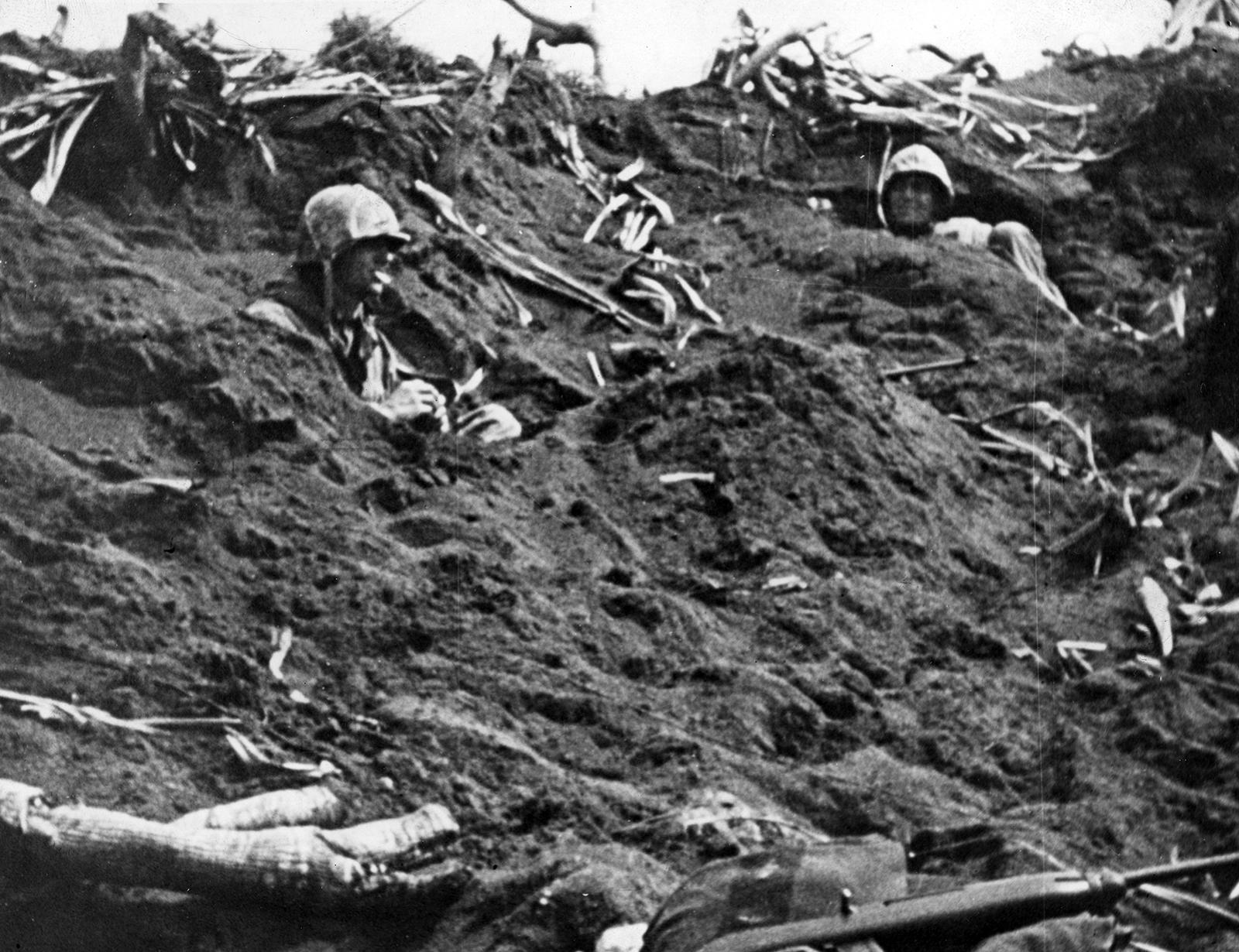 1600x1230 Battle of Iwo Jima. Facts, Significance, Photo, & Map