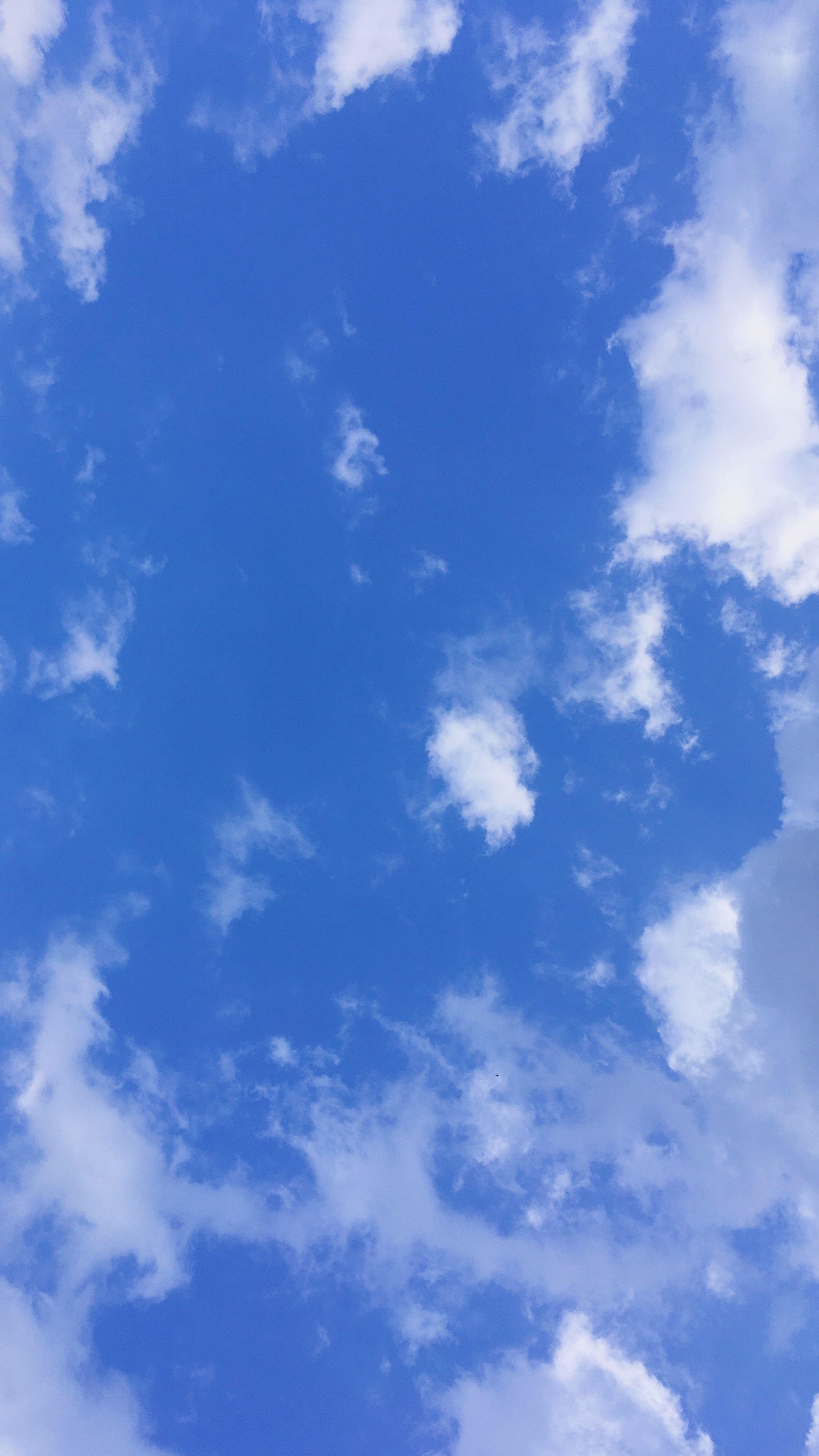 2268x4032 cloud iphone wallpaper☁️. Clouds, Aesthetic wallpaper, Lit wallpaper