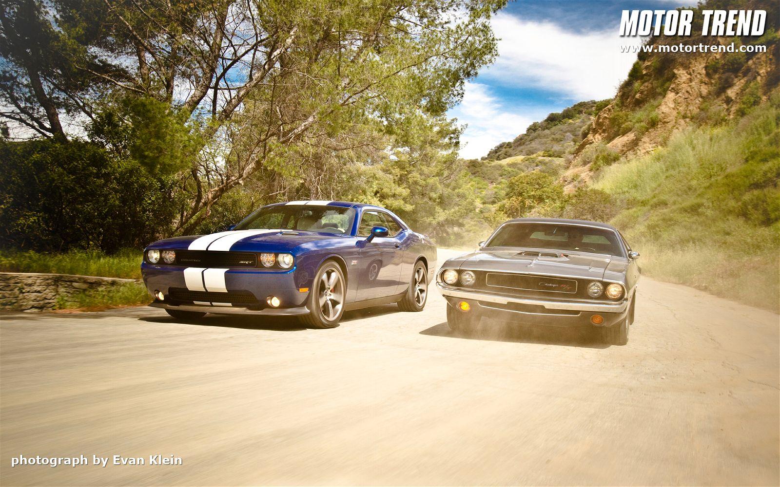 1600x1000 Top Camaro Vs Mustang Wallpaper Background