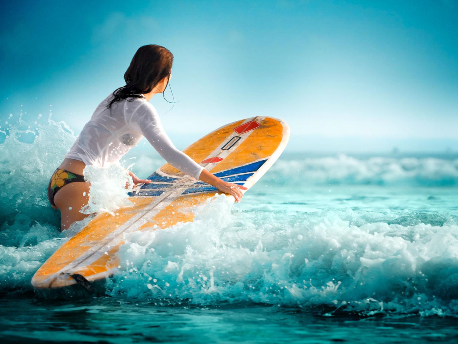 1600x1200 Surfing Girl Wallpaper for 1600x1200