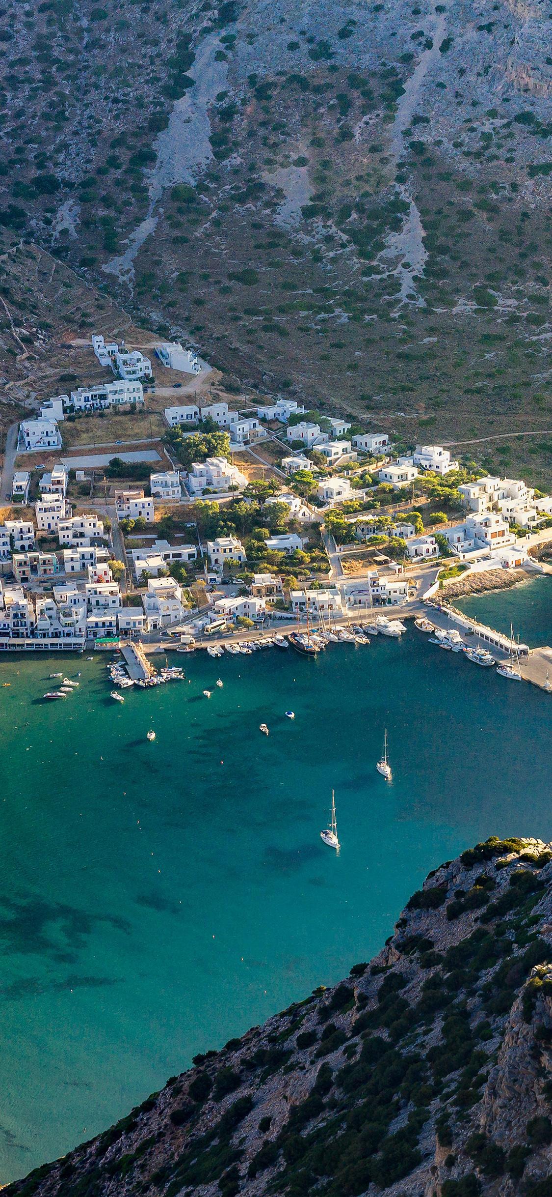 1125x2436 Greece Beach Town Sea Mountain Summer Vacation Wallpaper