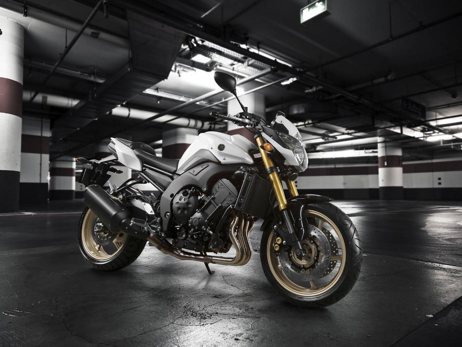 1600x1200 Motor Cycle Wallpaper HD: Yamaha 2011 Model (FZ8) Info & HD Wallpaper