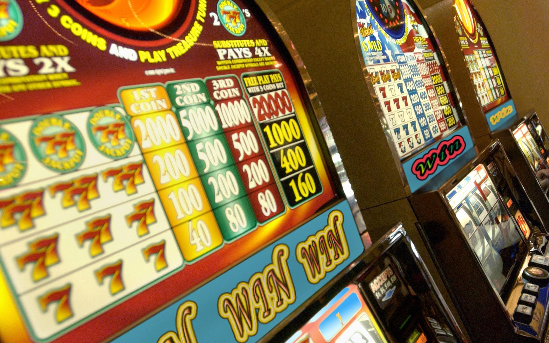 Las Vegas slots player wins $15.5M jackpot on Christmas Eve