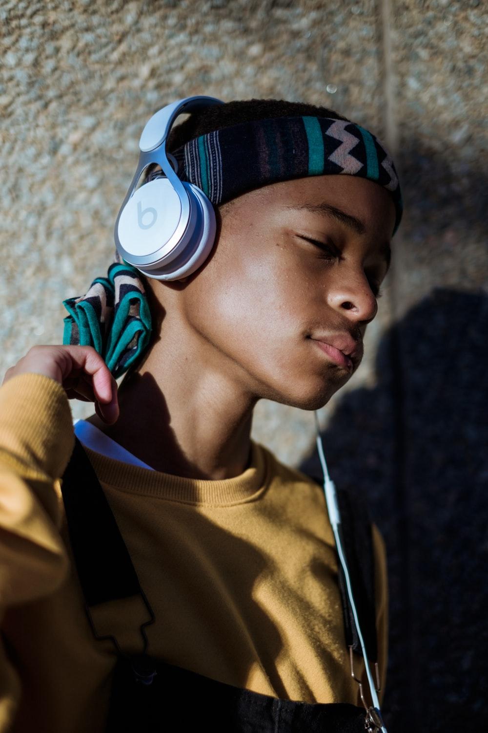1000x1500 Music Headphones Picture. Download Free Image
