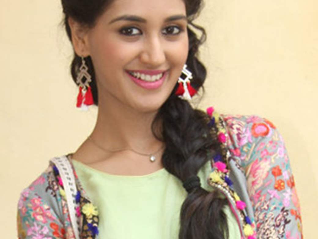 1040x780 Namik's height is a big issue for me- Nikita Dutta