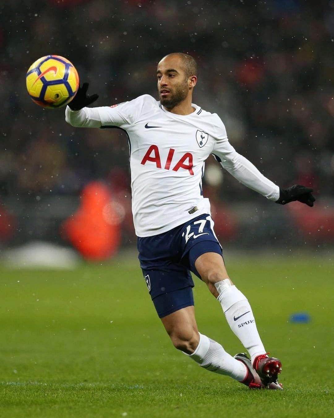 1080x1350 Tottenham Hotspur : A Pictorial History