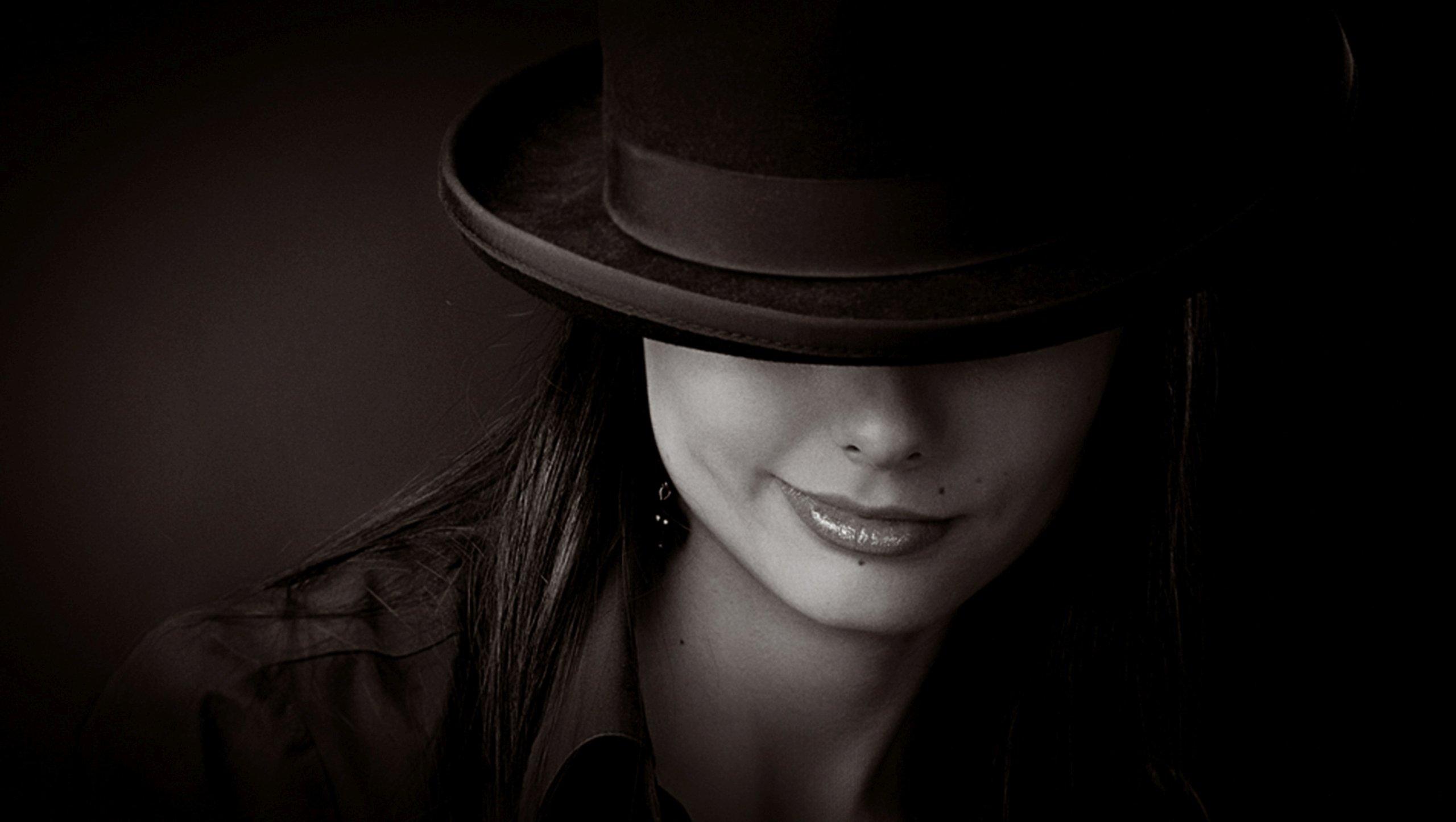2560x1446 Gorgeous hat fedora black and white beautiful woman photohop tri tone photography smirk sweet brunette beuty smile wallpaperx1446