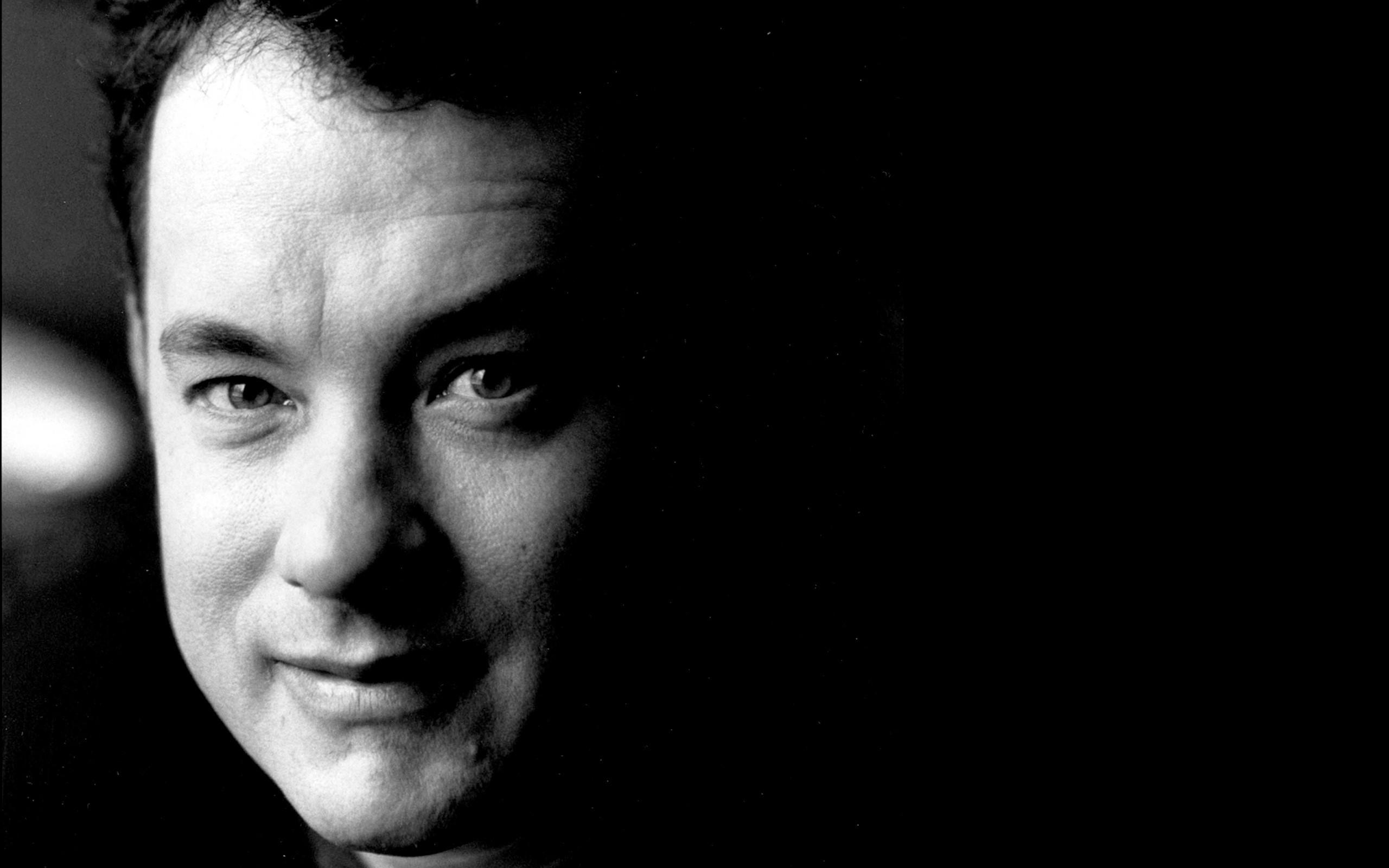 2560x1600 Tom hanks, Man, Black white, Face, Smile wallpaper
