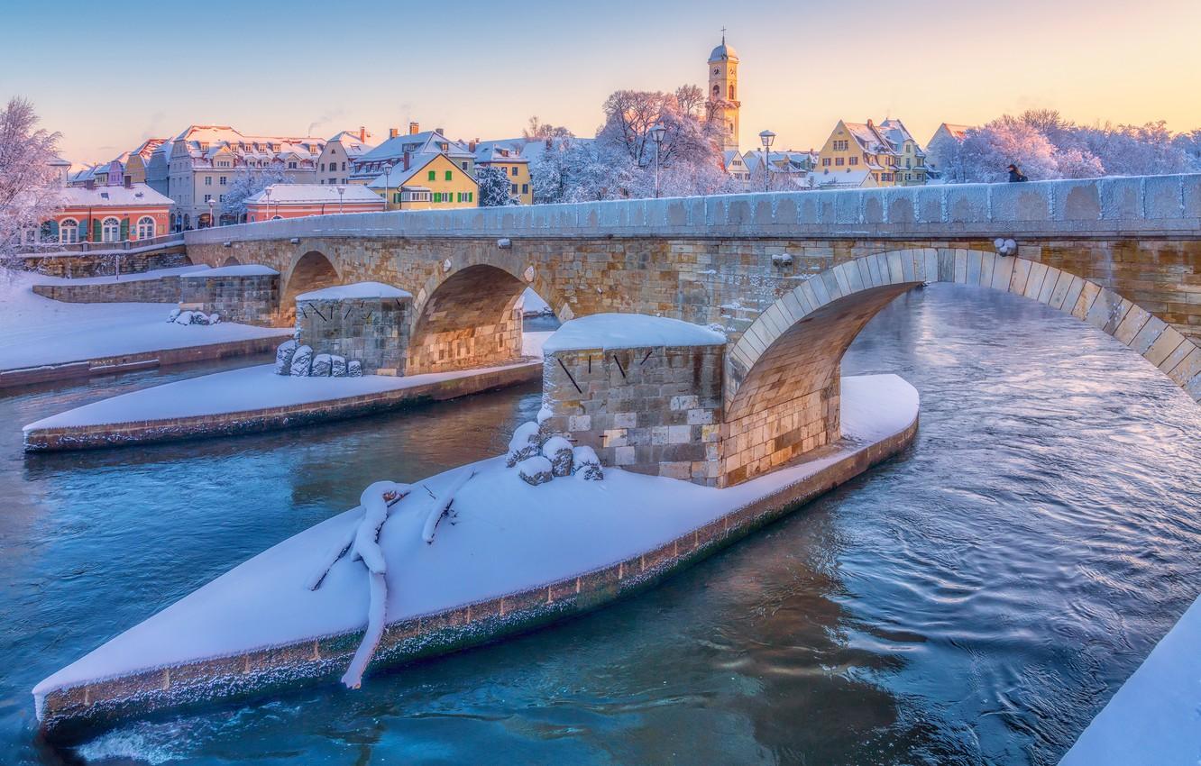 1332x850 Wallpaper winter, snow, bridge, river, Germany, Germany, Regensburg, Regensburg, Stone Bridge, Danube River, The Danube River, Stone bridge image for desktop, section город