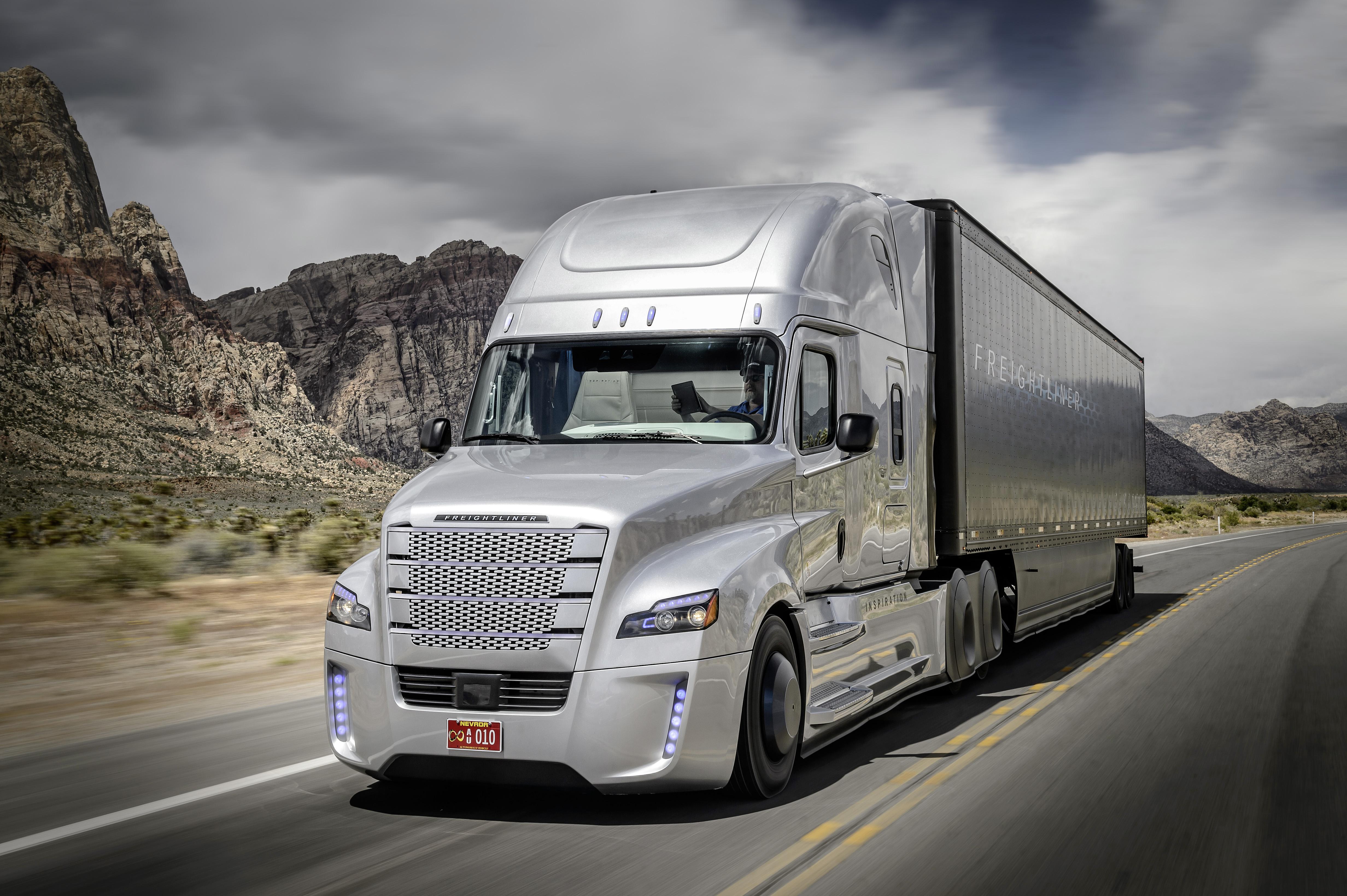4928x3280 Autonomous Freightliner Inspiration Truck 4k Ultra HD Wallpaper