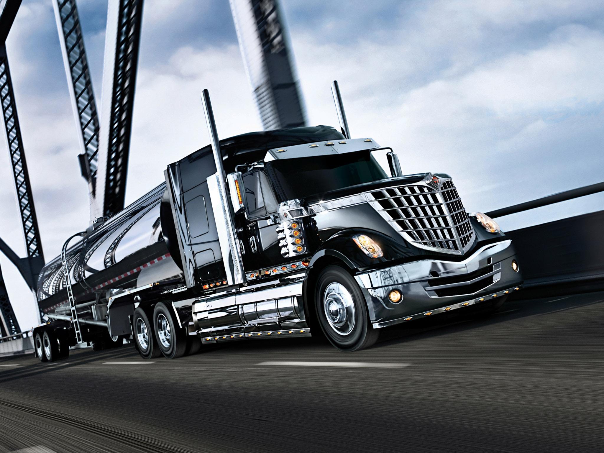 2048x1536 Semi Truck Background Download Free