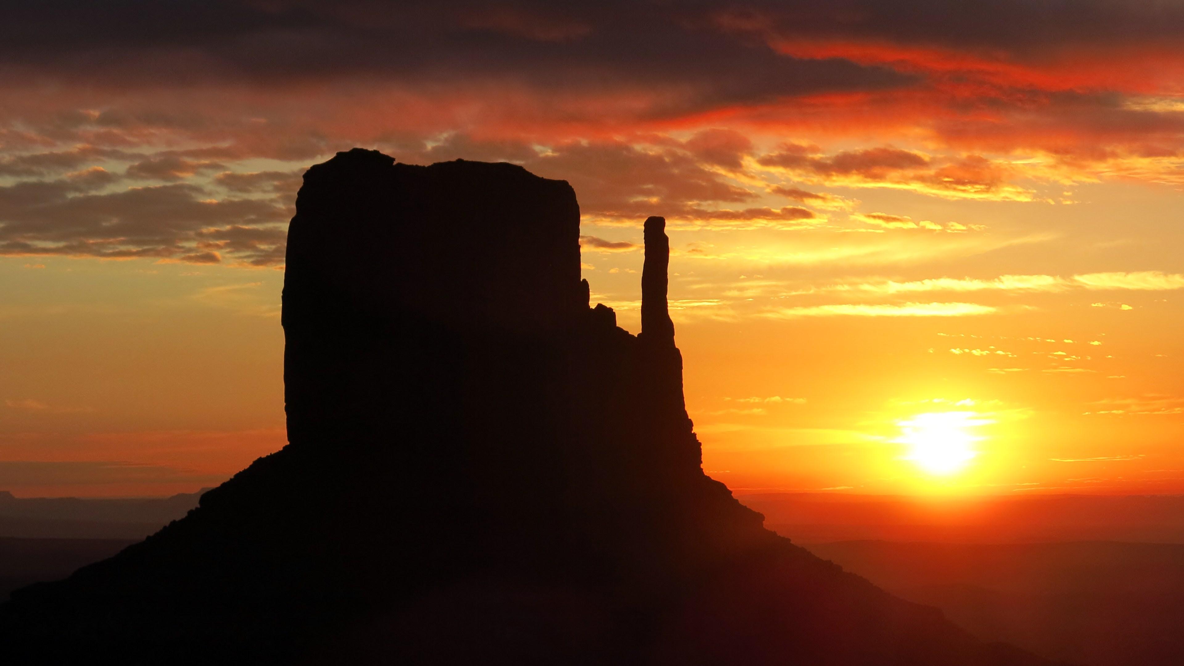 3840x2160 Monument Valley Sunset Wallpaper:3840x2160