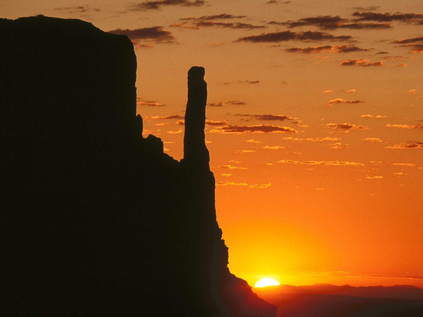 1600x1200 Edge Of Evening Monument Valley Navajo Tribal Park Arizona And Sunsets Wallpaper