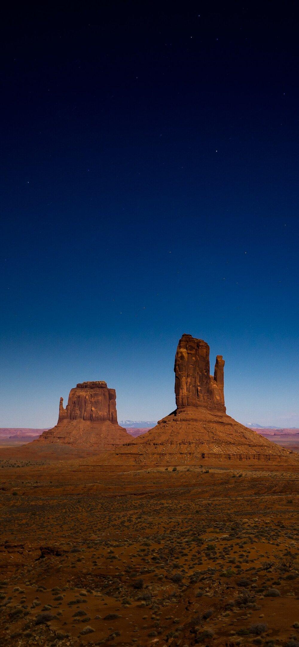 1000x2165 Monument Valley