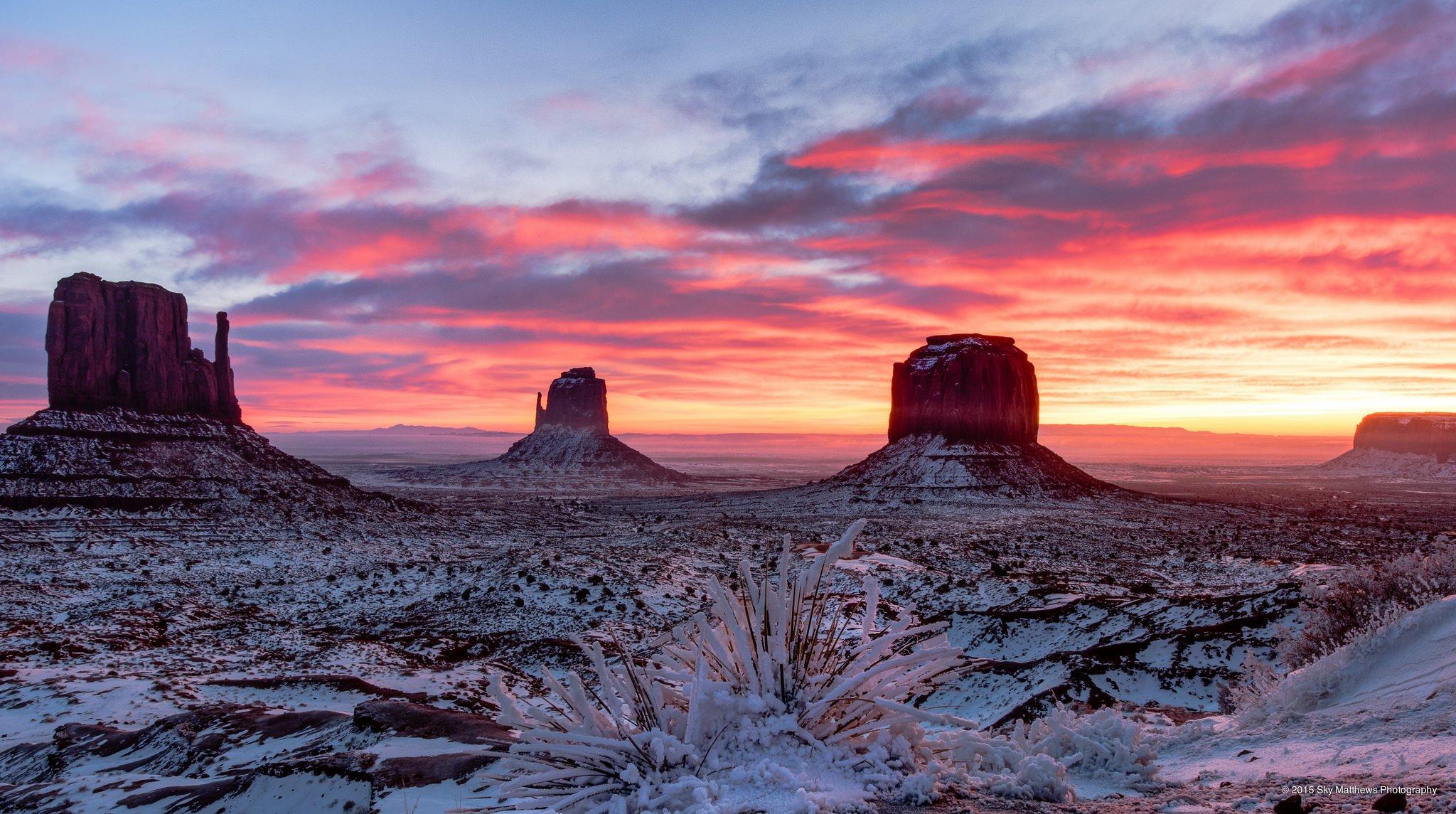 2048x1145 Cold Morning in Monument Valley, UT AZ HD wallpaper