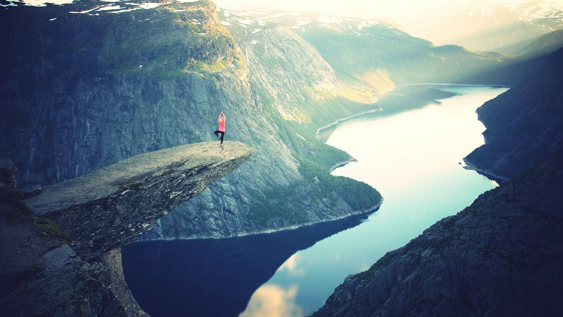 1920x1080 Download wallpaper: Trolltunga, Norway 1920x1080