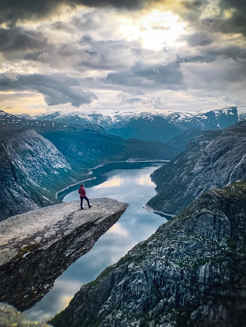 1000x1333 Trolltunga Picture. Download Free Image