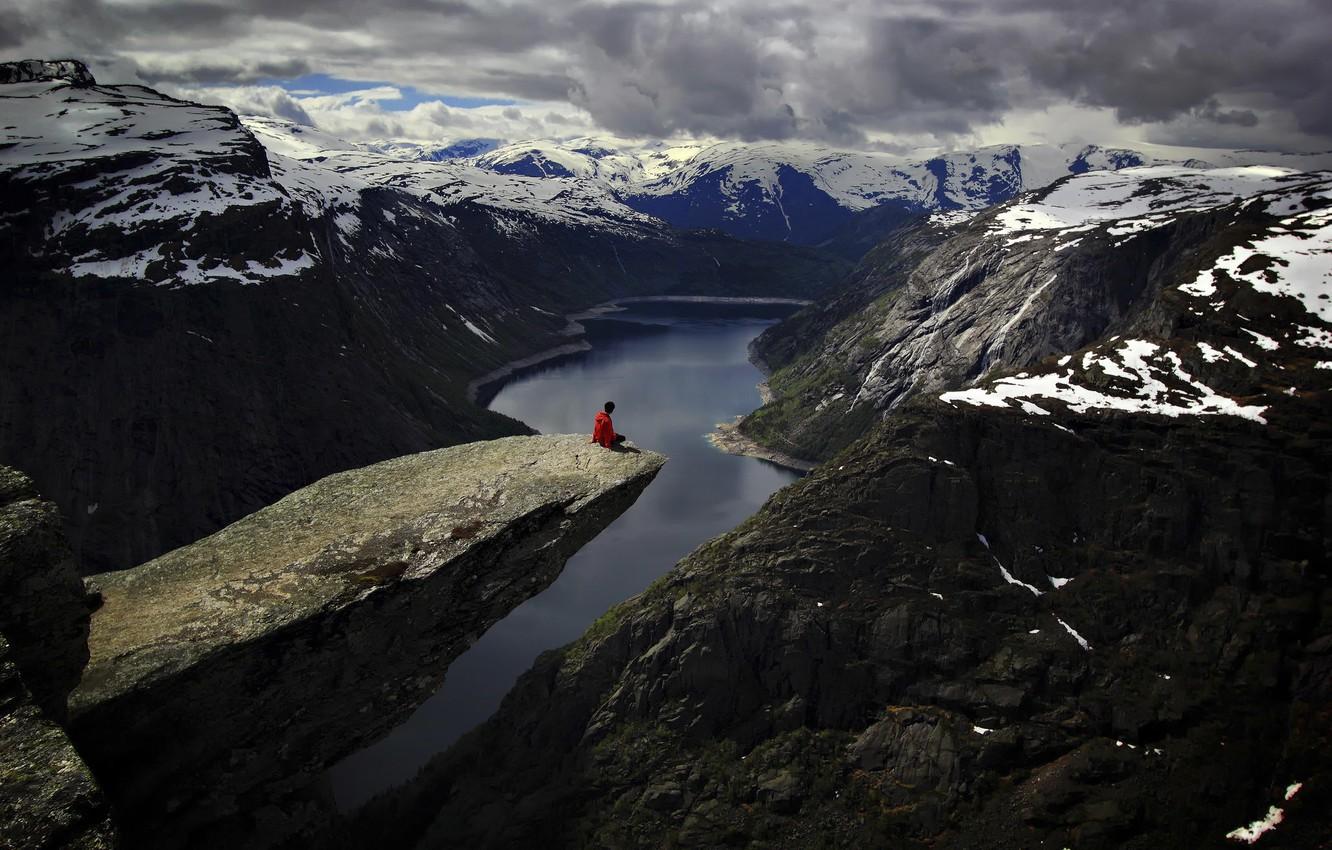 1332x850 Wallpaper view, Norway, stone ledge, The Troll's Tongue, Trolltunga image for desktop, section пейзажи