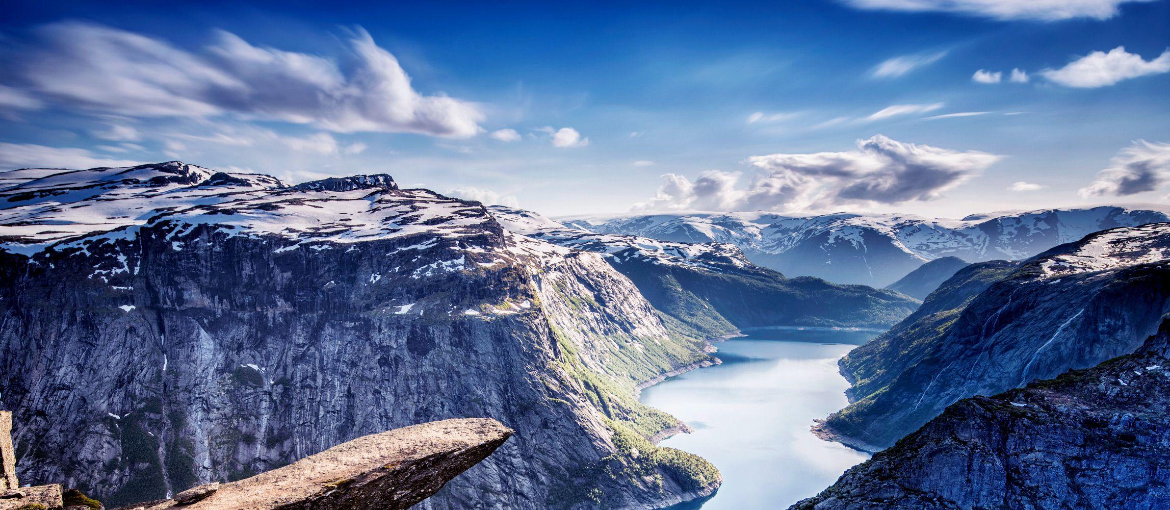 2295x1000 Panoramic Image Of A Mountain View That Pulls Away Norway HD