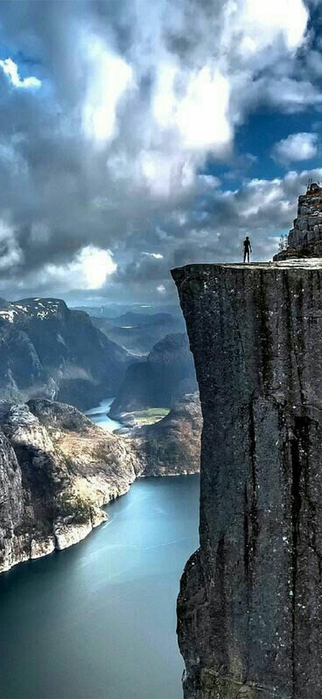 1125x2436 Trolltunga iPhone Wallpaper Free Download