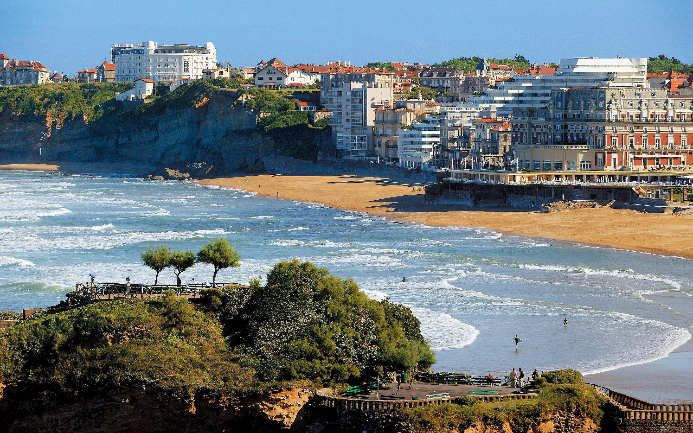 2880x1800 Biarritz beach france