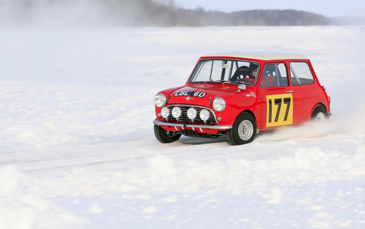 1280x804 Mini Snow Race wallpaper. Mini Snow Race