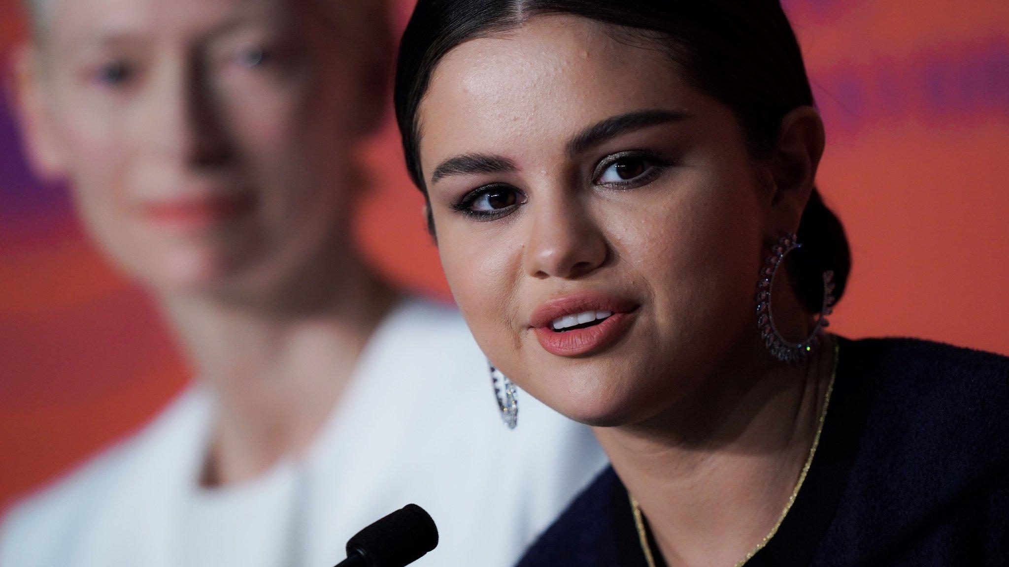 2048x1152 Cannes 2019: Selena Gomez says social media 'terrible for my generation'