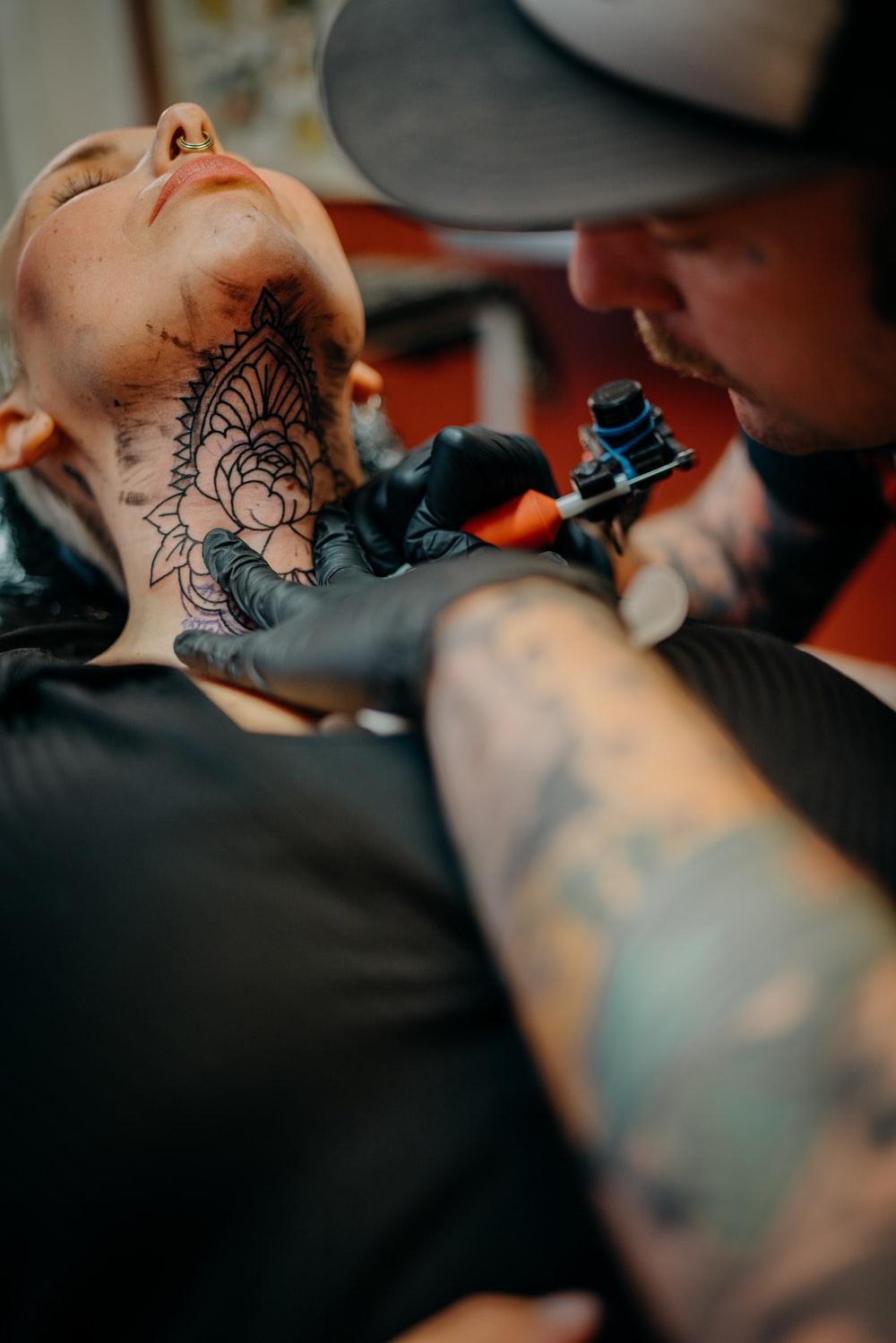 1000x1499 Tattoo Studio Picture. Download Free Image