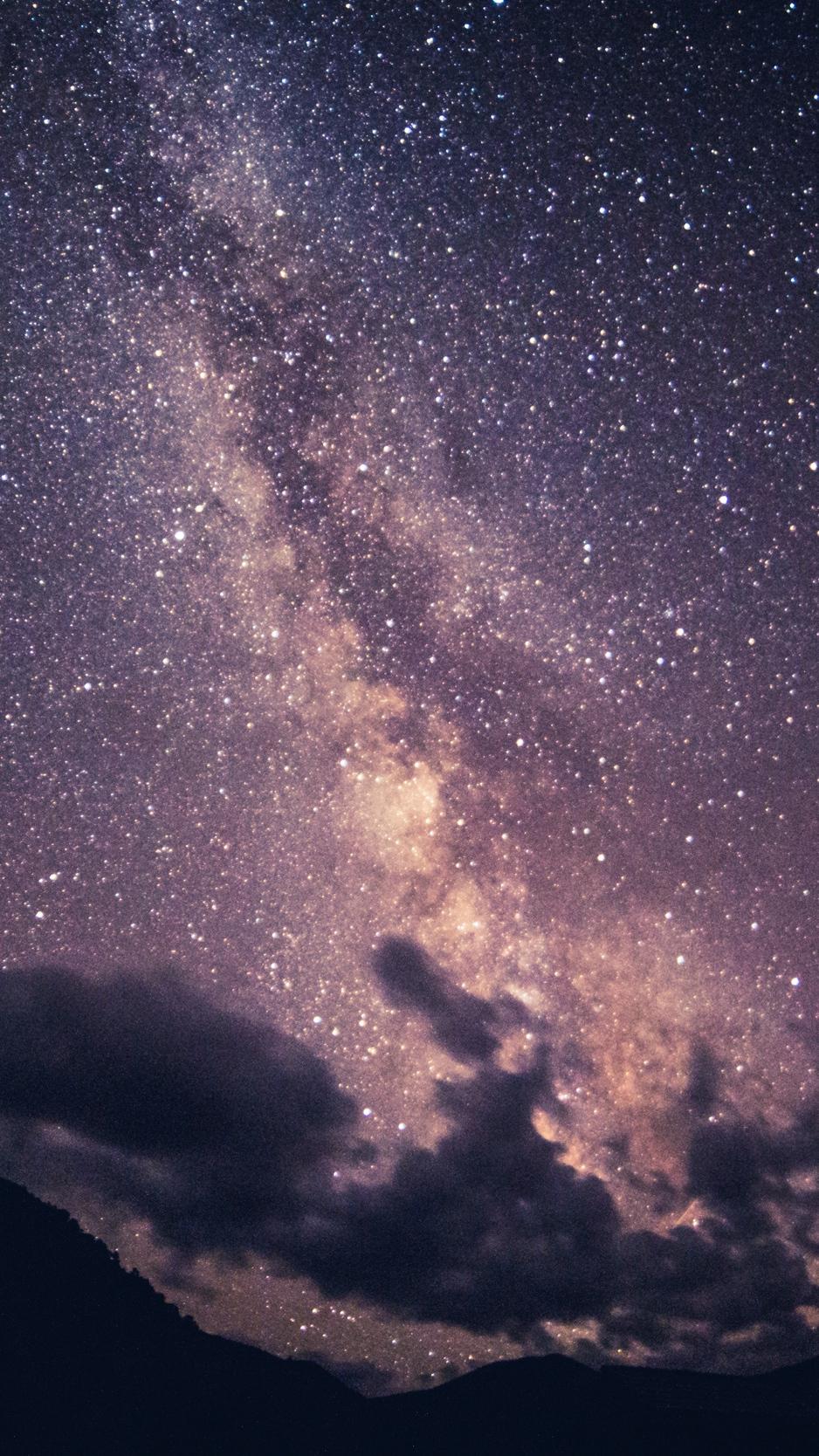 938x1668 Starry sky, milky way, clouds background