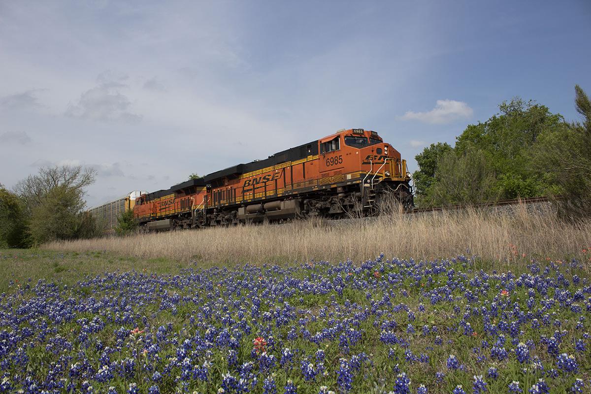 1200x800 BNSF photo that will put a 'spring' in your step