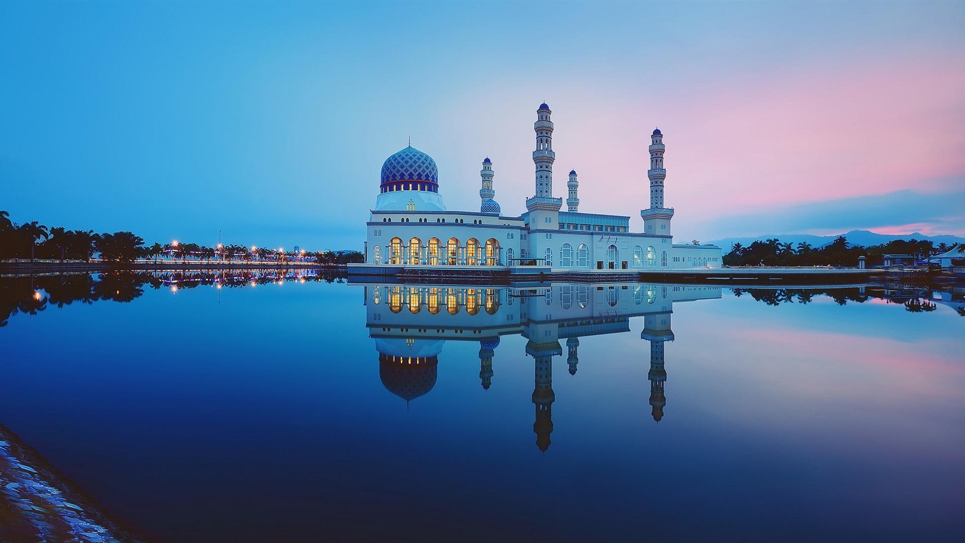 1920x1080 Wallpaper Malaysia, Kota Kinabalu city Mosque, water reflection, lake, night 1920x1080 Full HD 2K Picture, Image