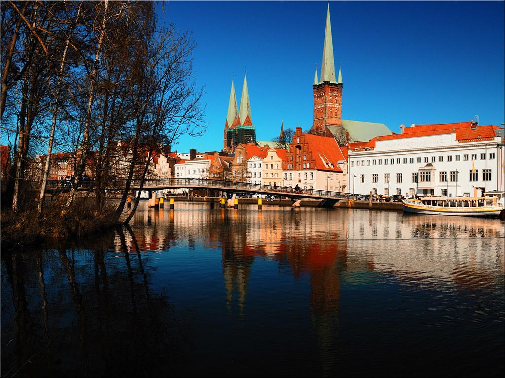 1024x768 Hanseatic city of Lübeck of the old town. Hansestadt