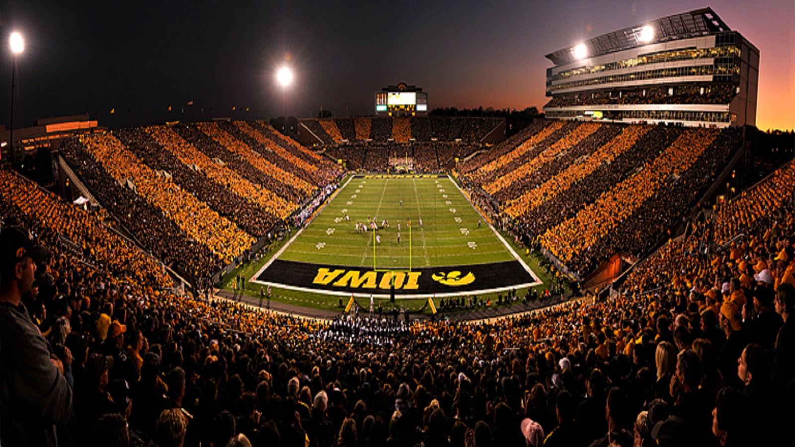 1600x900 Iowa Football Wallpaper