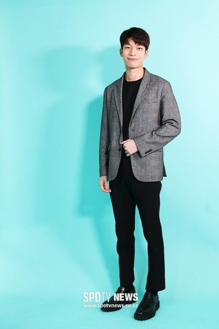 740x1110 Wi Ha Joon Gallery (위하준) HanCinema