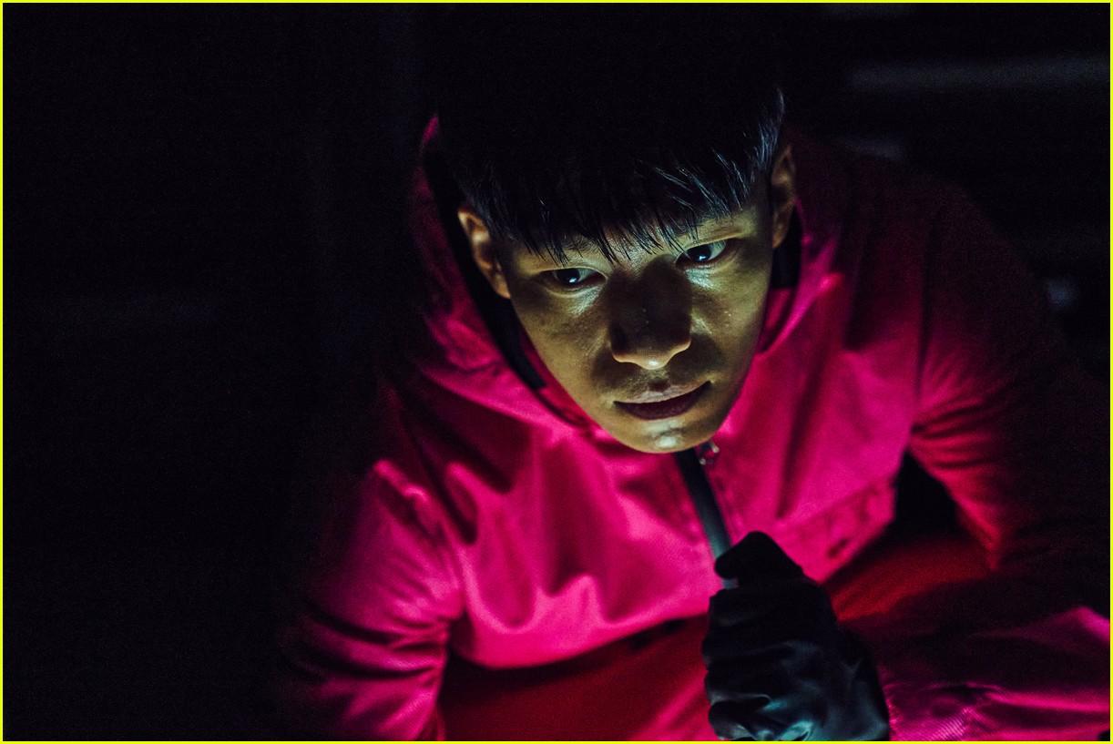 1222x817 See 'Squid Game' Star Wi Ha Joon's Hottest Instagram Selfies!: Photo 4636819. Extended, Squid Game, Wi Ha Joon Picture