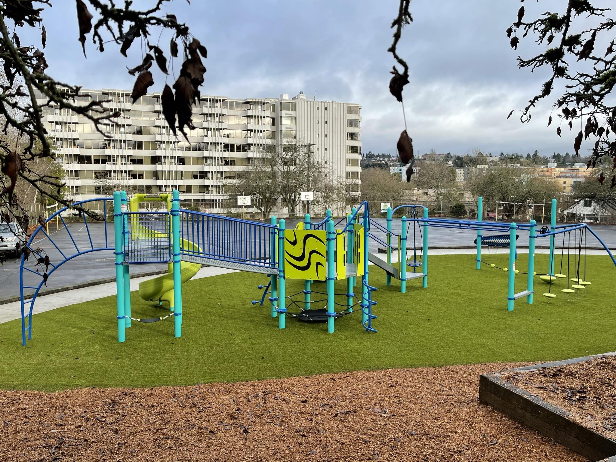 2048x1536 Green Lake Elementary School Playground