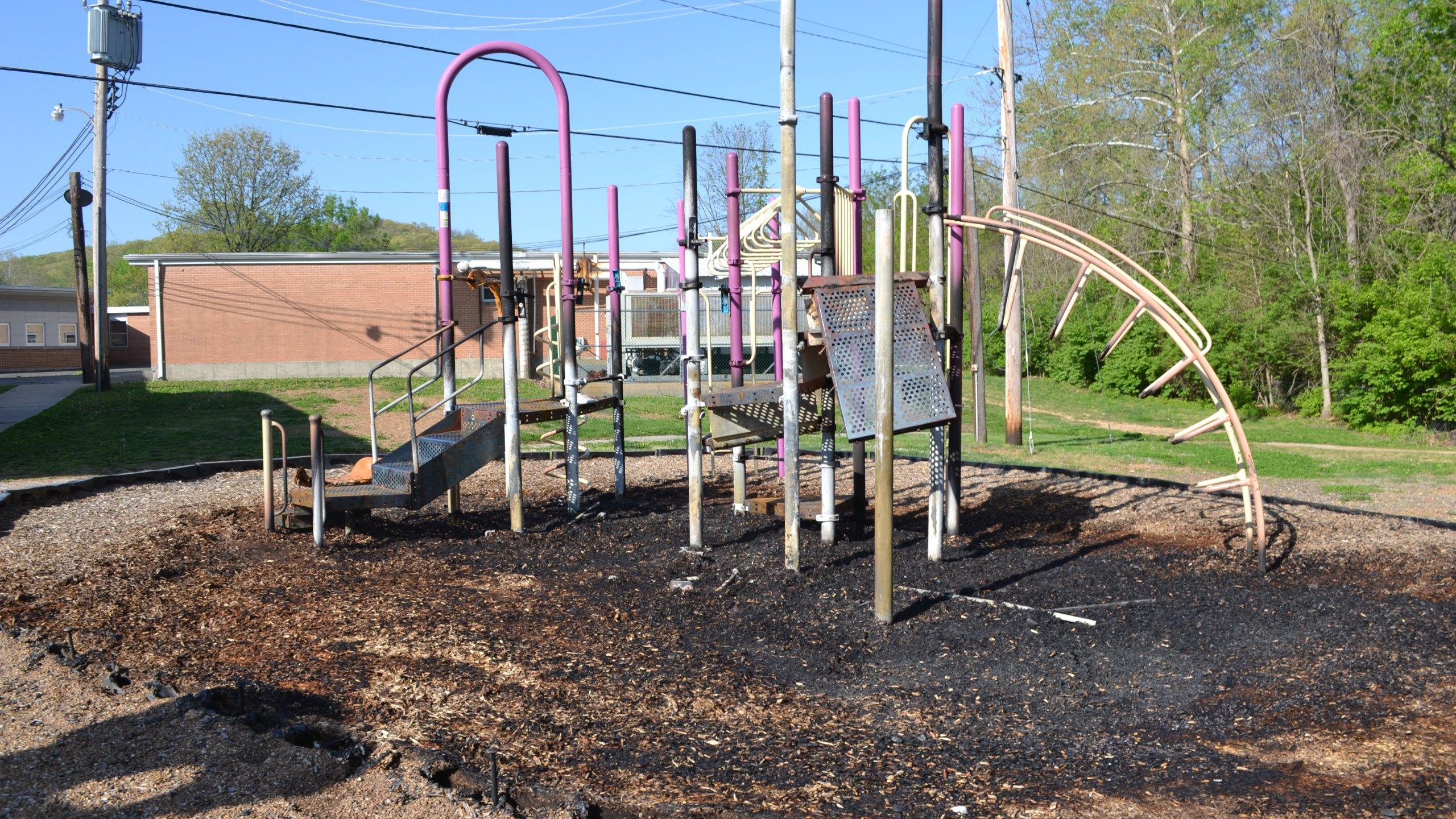 2560x1440 Vandals set fire to elementary school playground