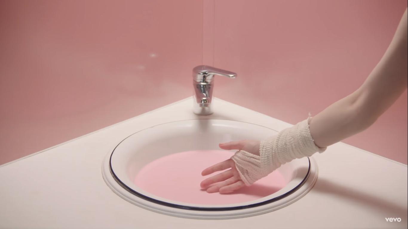 Milk Bath Aesthetic Desktop Wallpapers - Top Free Milk Bath Aesthetic