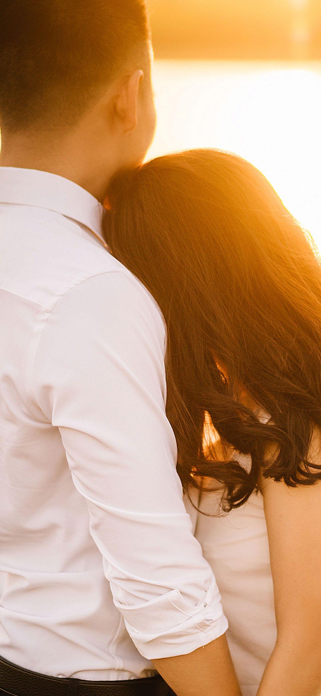 1125x2436 Cute Couple Love iPhone Wallpaper