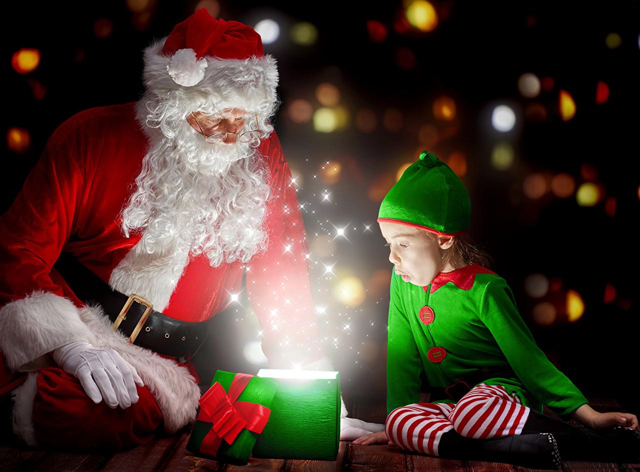 1280x944 Desktop Wallpaper Little girls Christmas Elf costume Children