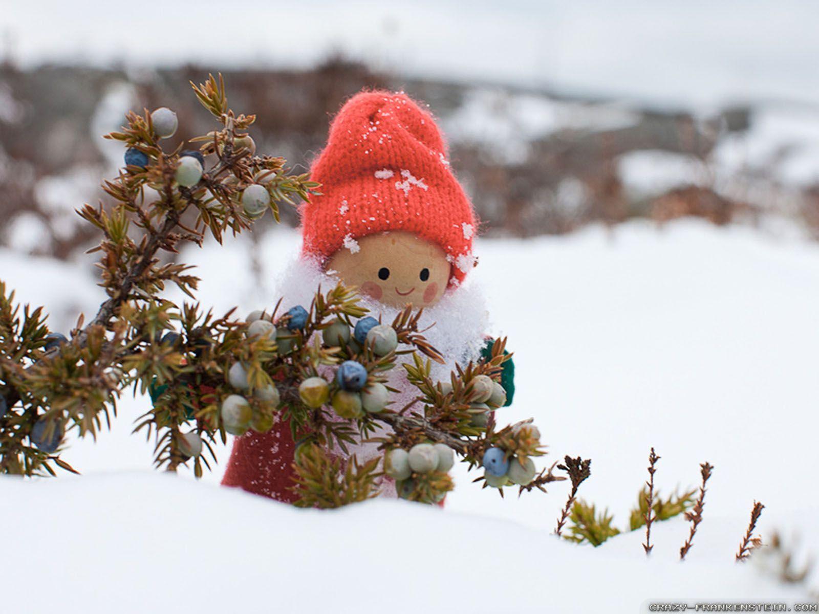 1600x1200 Christmas Elves Wallpaper
