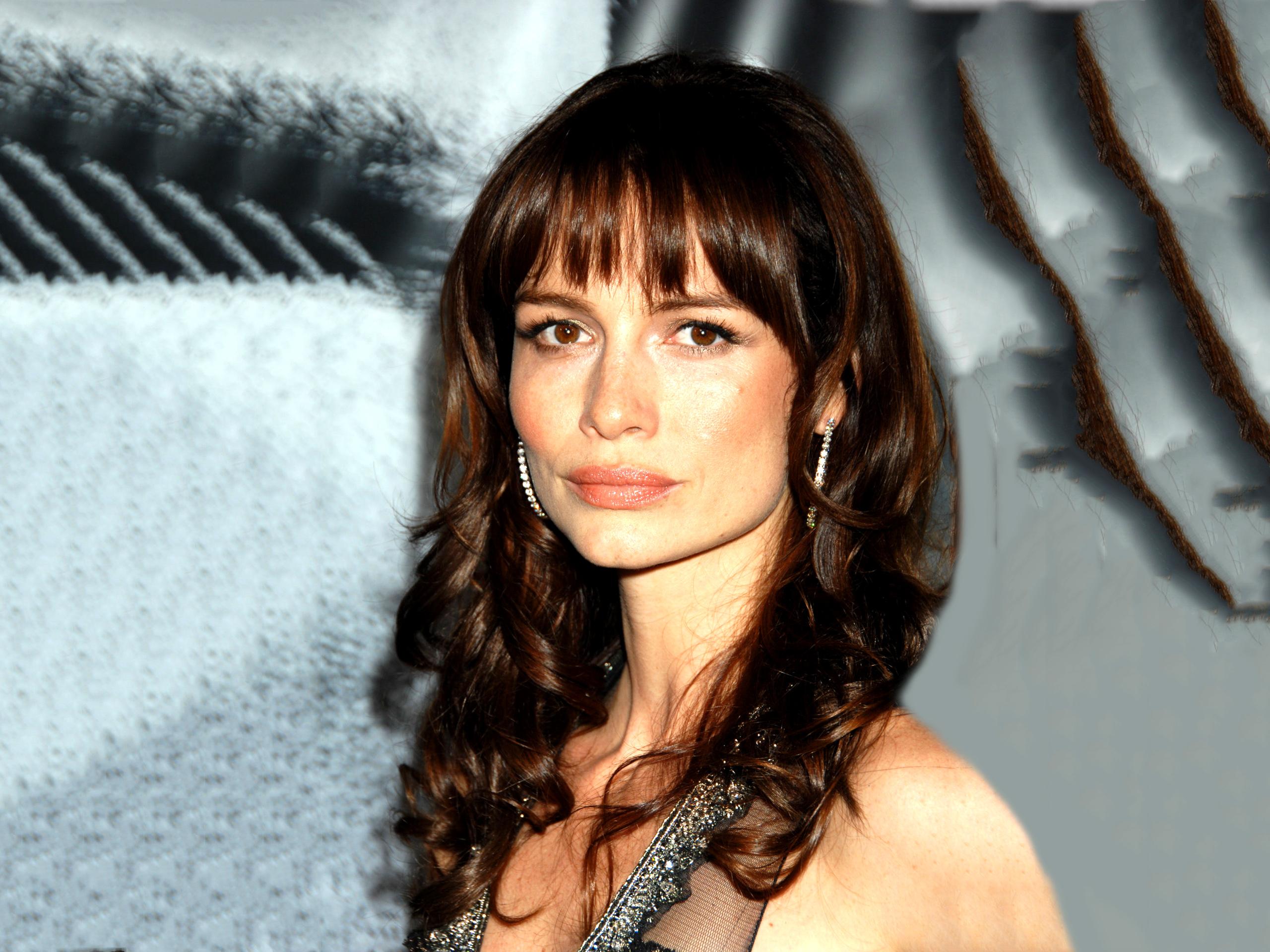 Saffron Burrows Wallpapers - Top Free Saffron Burrows Backgrounds