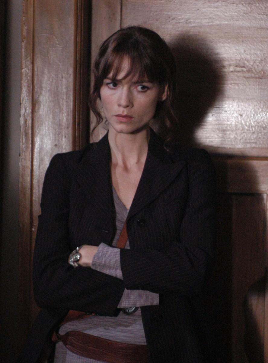 Saffron Burrows Wallpapers - Top Free Saffron Burrows Backgrounds