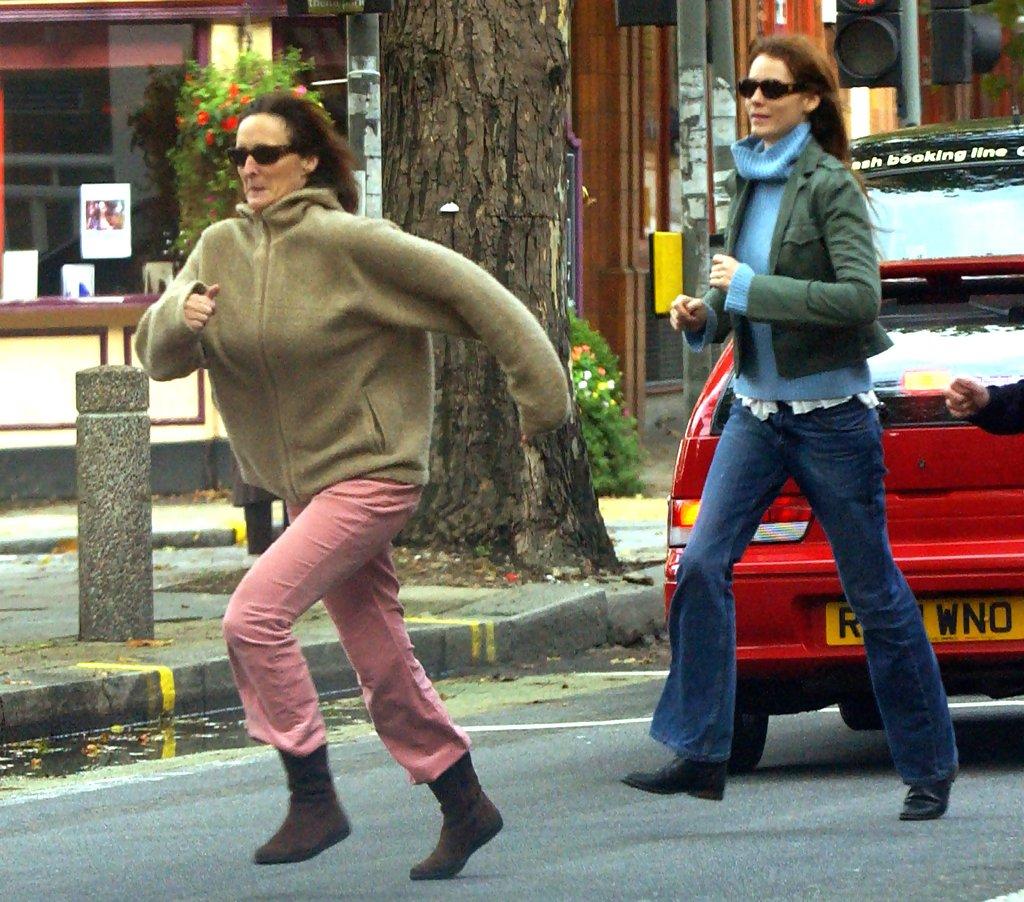 1024x902 Saffron Burrows, Jane Fonda Burrows Photo