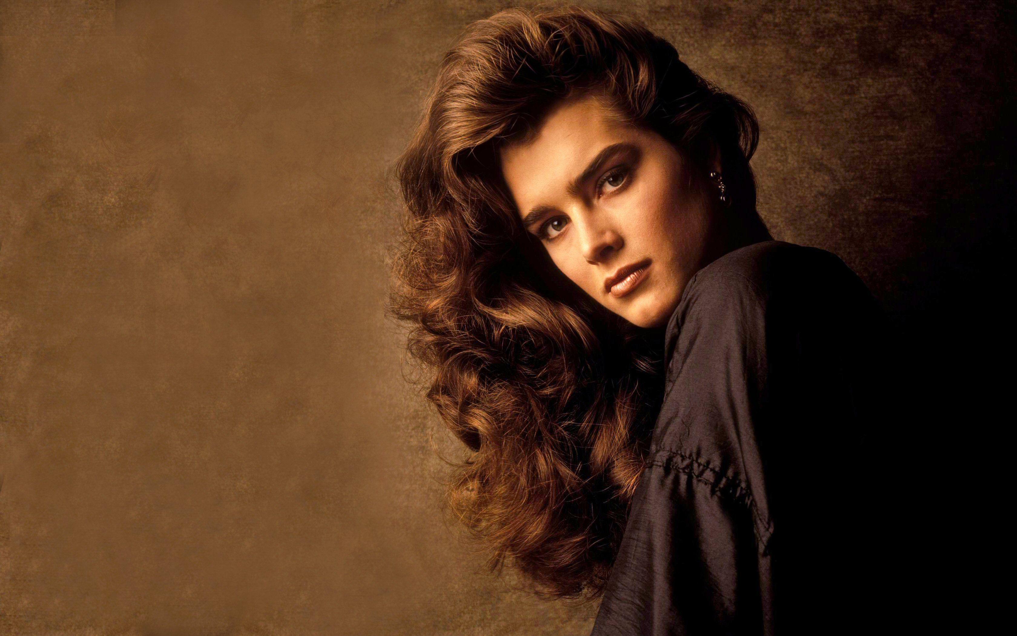 3360x2100 Brooke Shields Wallpaper